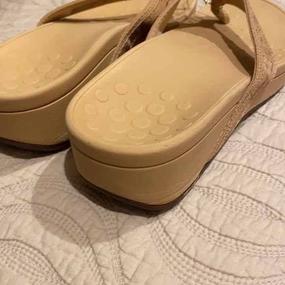 Vionic shoes - Picture 4 of 5